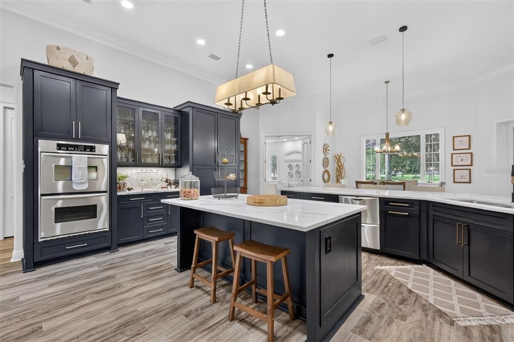 For Sale: $1,125,000 (4 beds, 3 baths, 3650 Square Feet)