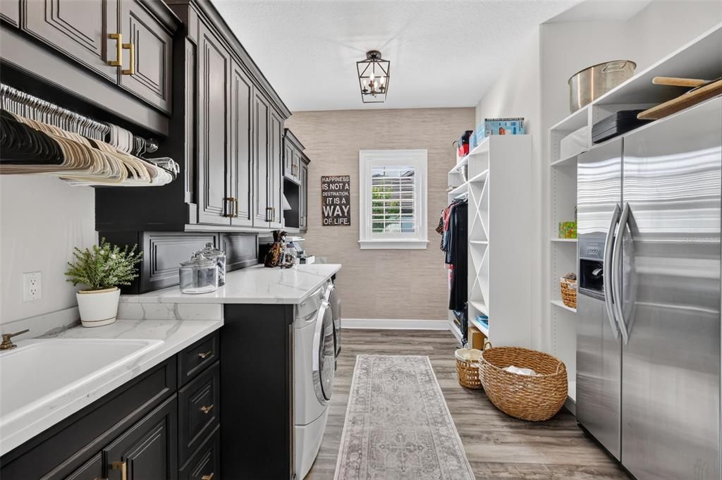For Sale: $1,125,000 (4 beds, 3 baths, 3650 Square Feet)