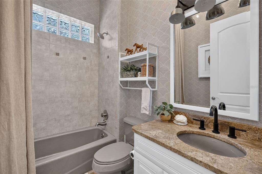 For Sale: $1,125,000 (4 beds, 3 baths, 3650 Square Feet)