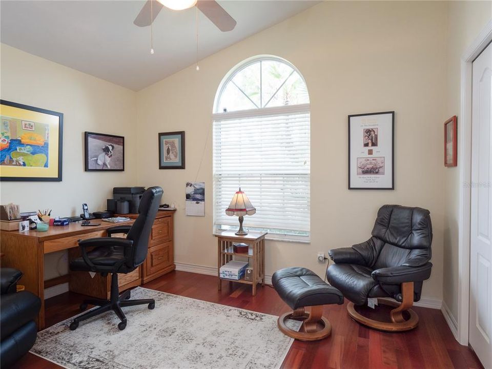 For Sale: $350,000 (3 beds, 2 baths, 1708 Square Feet)