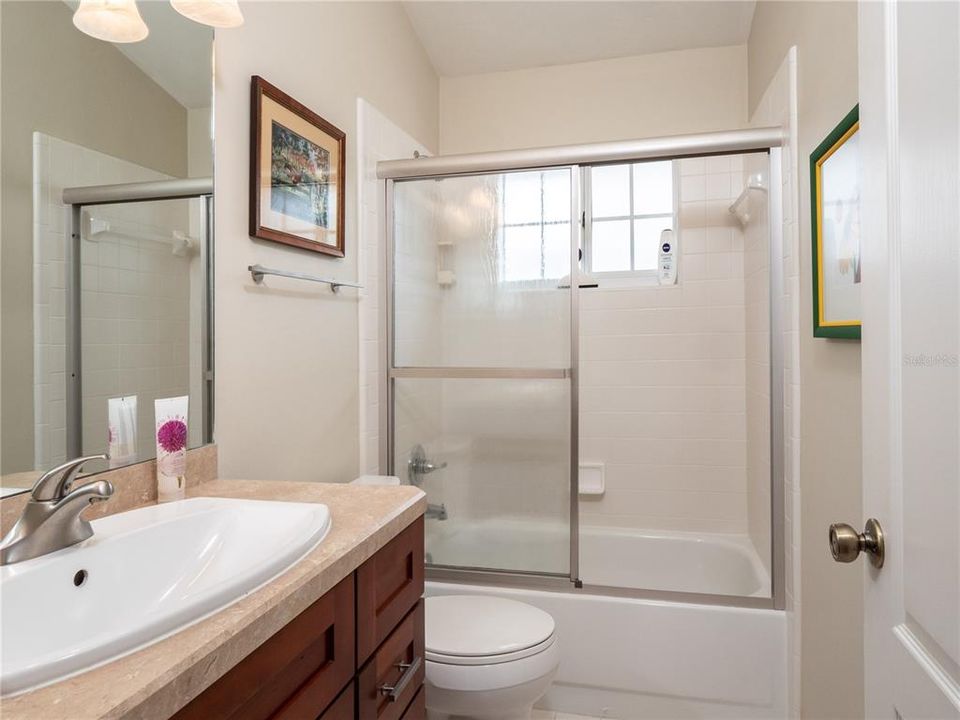 For Sale: $350,000 (3 beds, 2 baths, 1708 Square Feet)