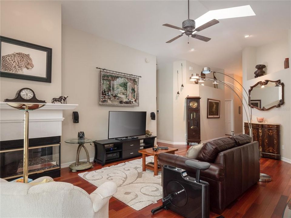 For Sale: $350,000 (3 beds, 2 baths, 1708 Square Feet)