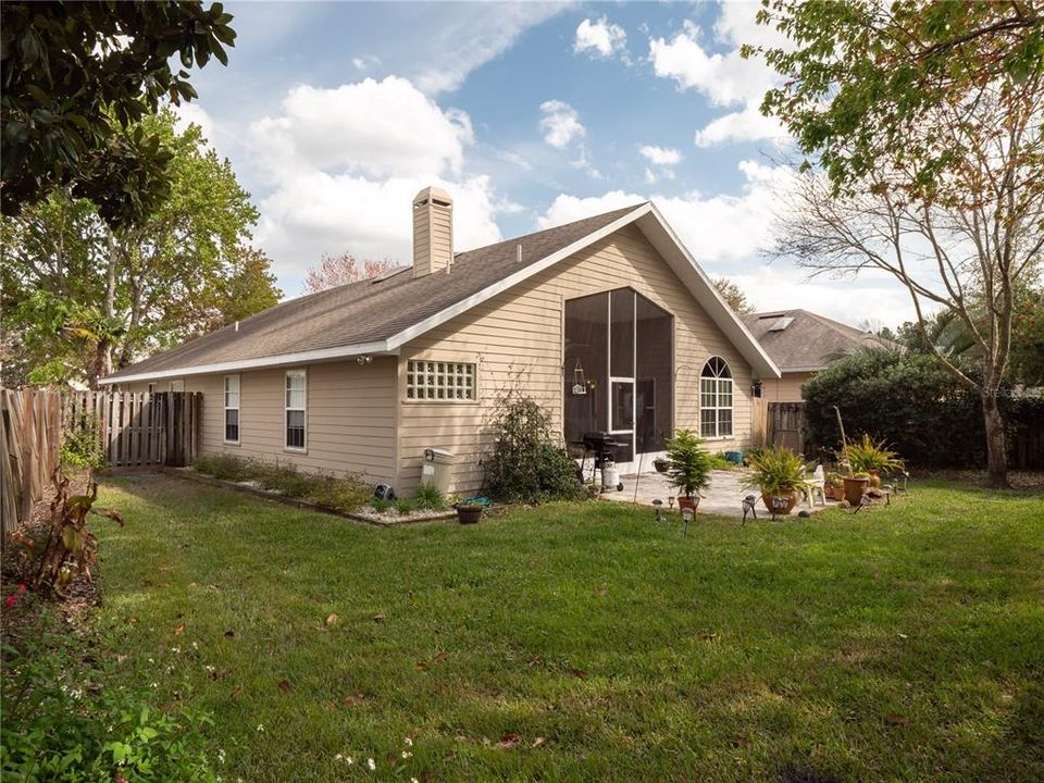 For Sale: $350,000 (3 beds, 2 baths, 1708 Square Feet)