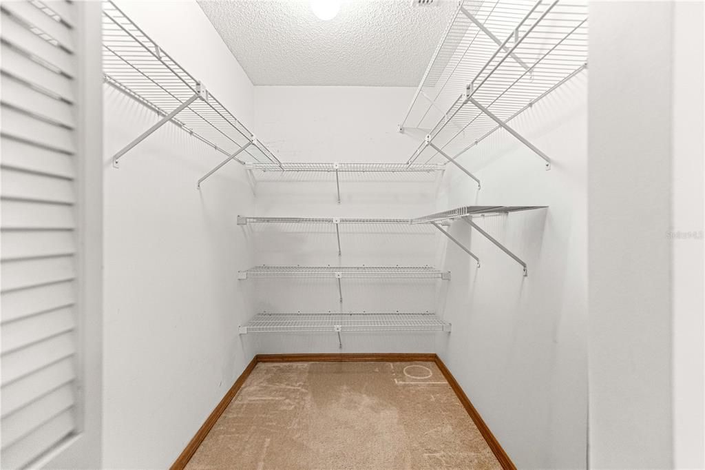 For Sale: $189,900 (2 beds, 2 baths, 1723 Square Feet)