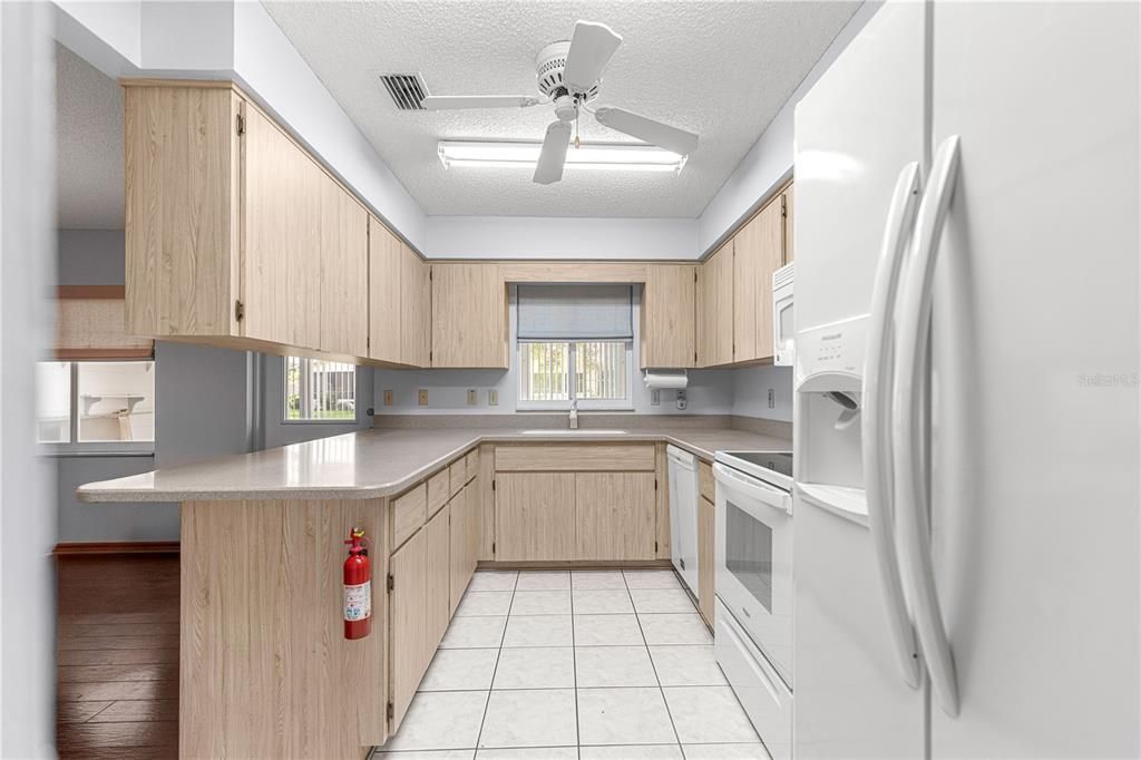 For Sale: $189,900 (2 beds, 2 baths, 1723 Square Feet)