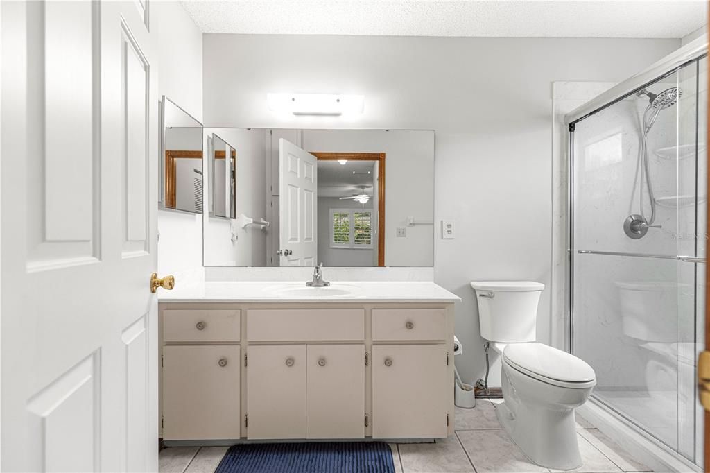 For Sale: $189,900 (2 beds, 2 baths, 1723 Square Feet)