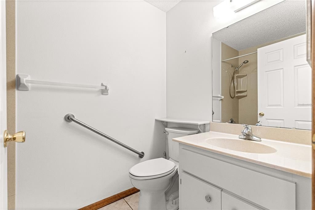 For Sale: $189,900 (2 beds, 2 baths, 1723 Square Feet)