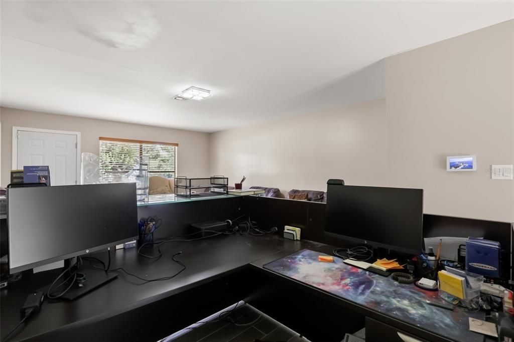 For Sale: $1,695,000 (3 beds, 2 baths, 1210 Square Feet)