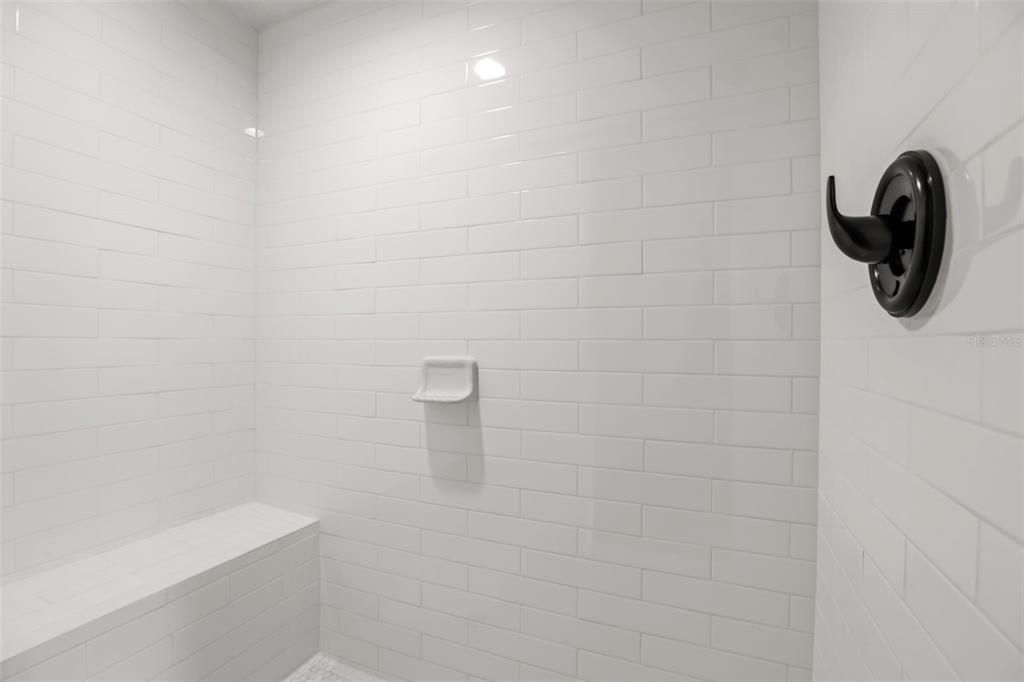 For Sale: $1,695,000 (3 beds, 2 baths, 1210 Square Feet)