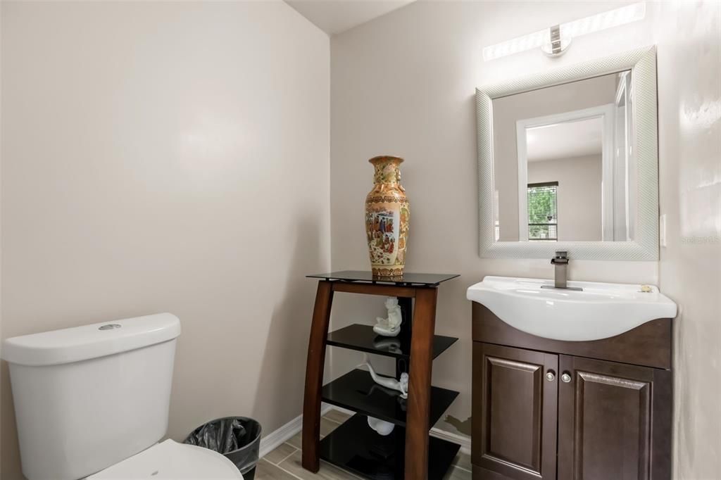 For Sale: $1,695,000 (3 beds, 2 baths, 1210 Square Feet)