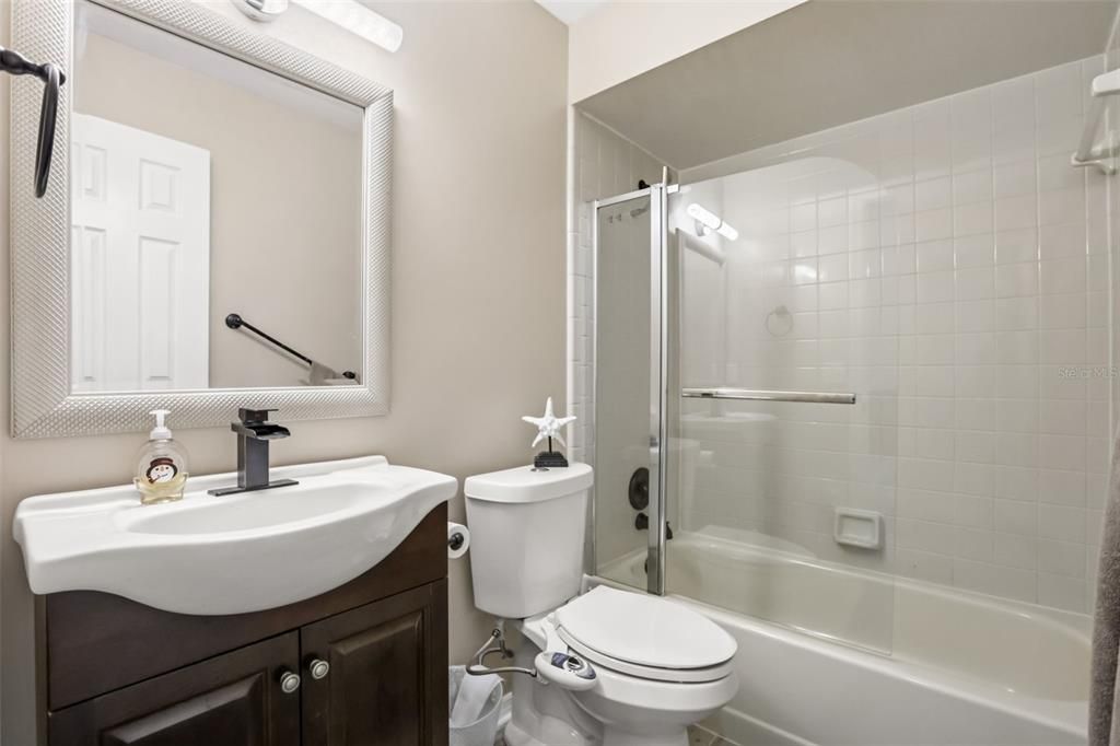 For Sale: $1,695,000 (3 beds, 2 baths, 1210 Square Feet)