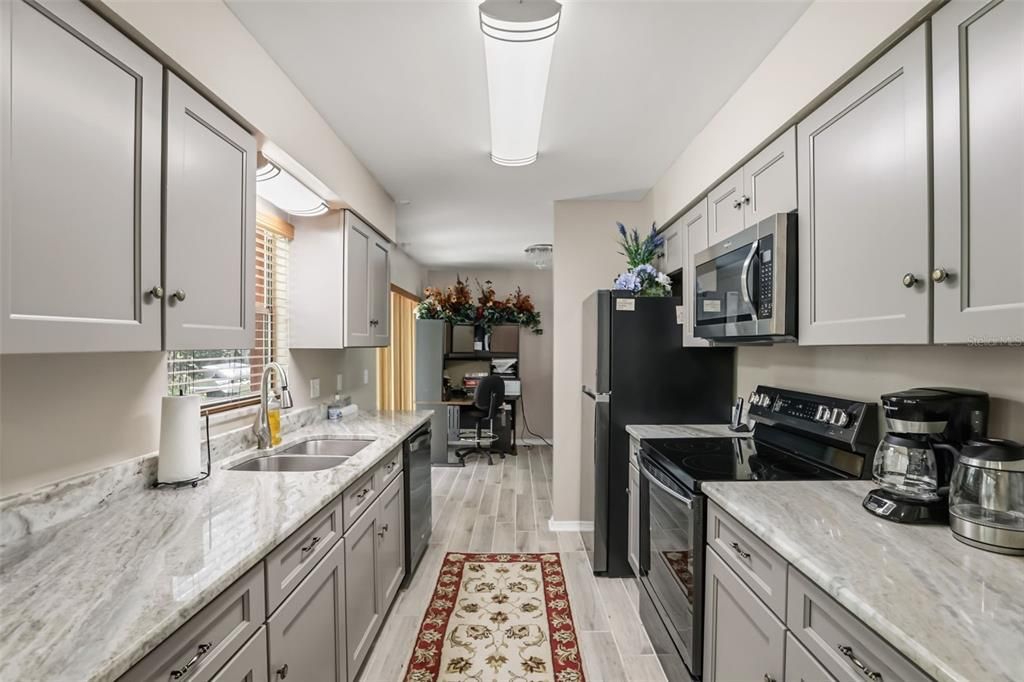 For Sale: $1,695,000 (3 beds, 2 baths, 1210 Square Feet)
