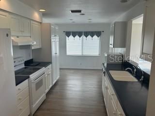 For Sale: $389,900 (2 beds, 2 baths, 1794 Square Feet)