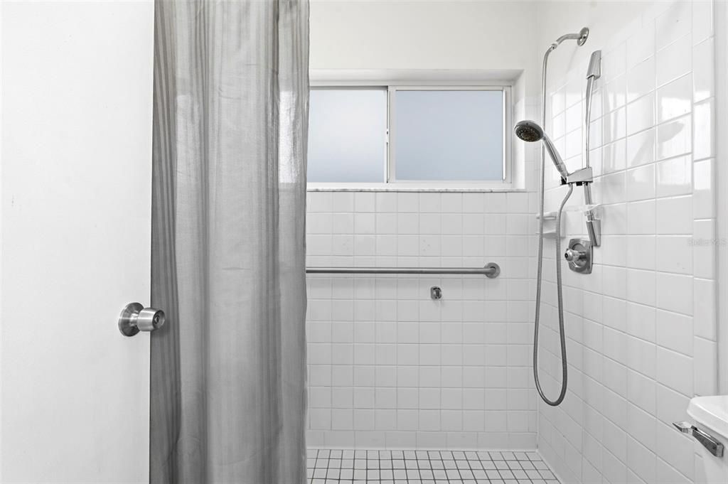 For Sale: $389,900 (2 beds, 2 baths, 1794 Square Feet)