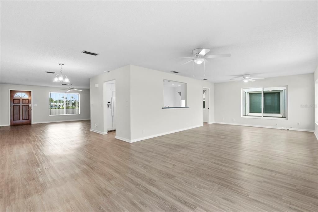 For Sale: $389,900 (2 beds, 2 baths, 1794 Square Feet)