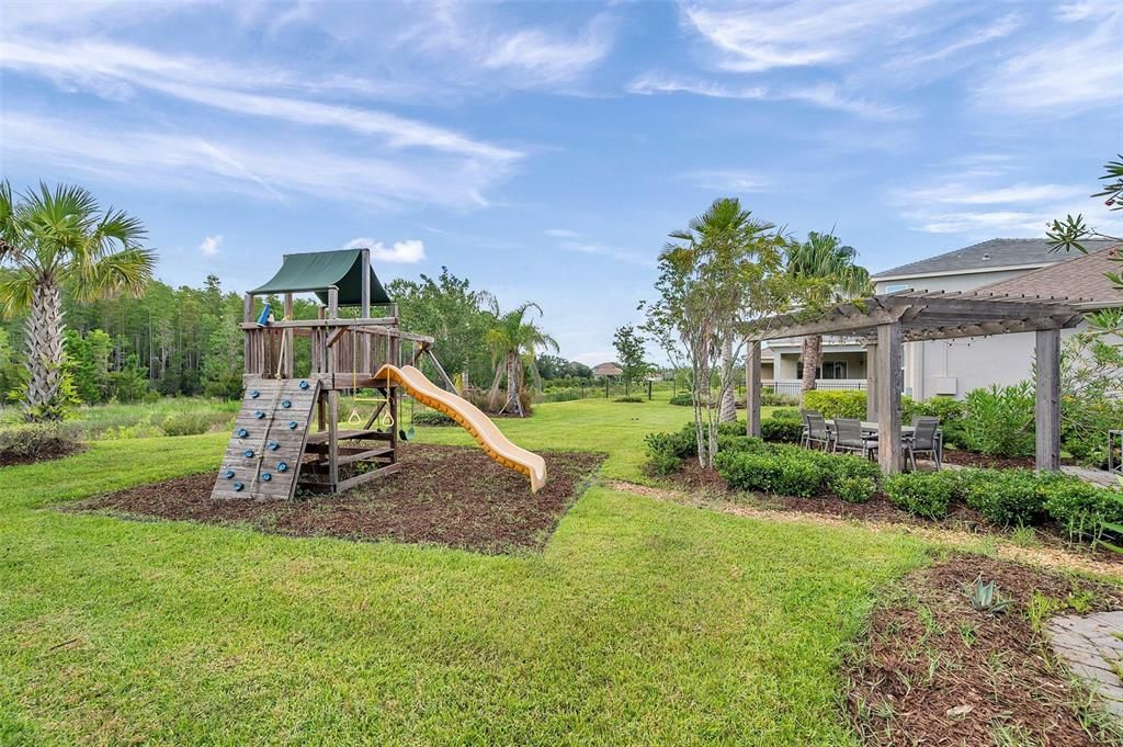 For Rent: $4,000 (3 beds, 2 baths, 2591 Square Feet)