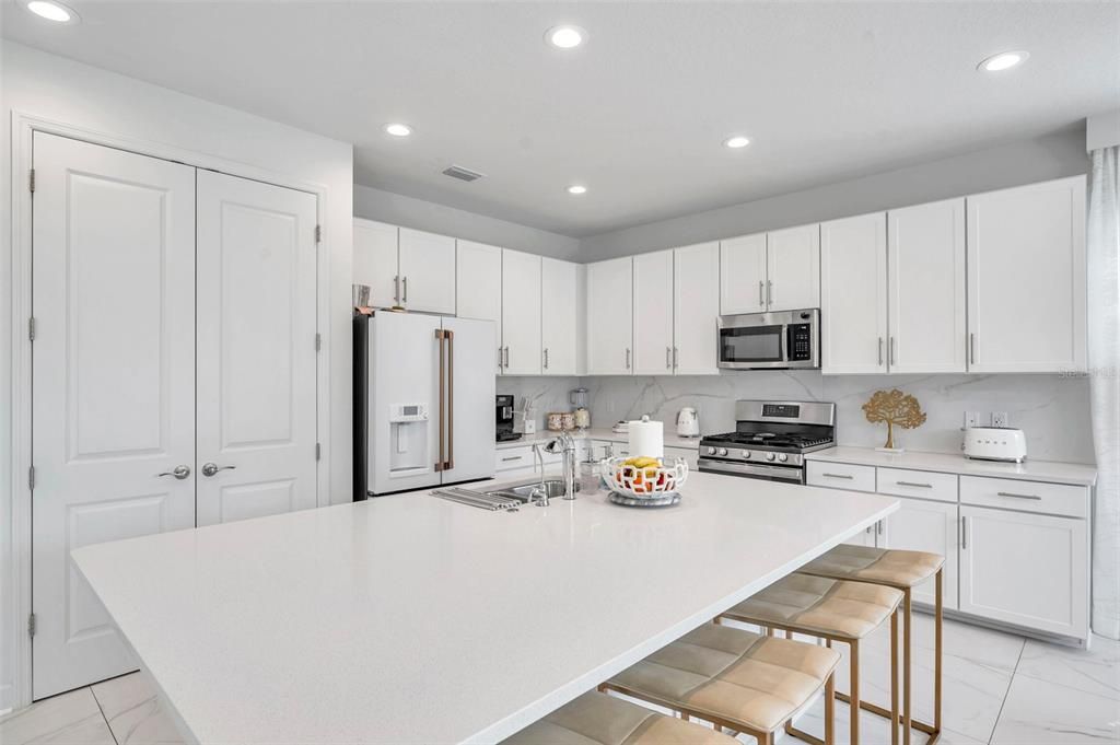 For Rent: $4,000 (3 beds, 2 baths, 2591 Square Feet)
