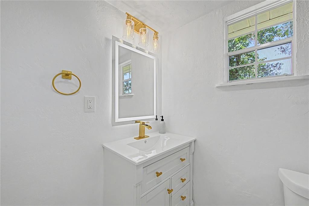 En Venta: $425,000 (3 camas, 2 baños, 1528 Pies cuadrados)