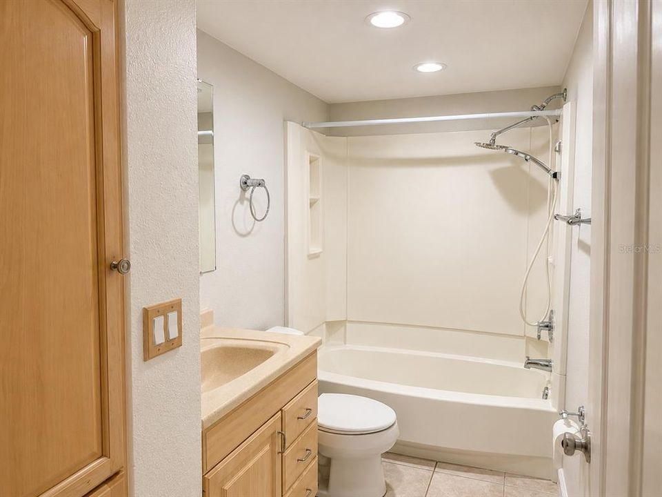 В аренду: $1,600 (1 спален, 1 ванн, 500 Квадратных фут)