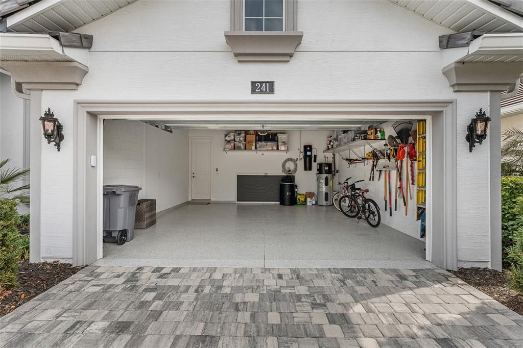 For Sale: $1,425,000 (4 beds, 3 baths, 2939 Square Feet)