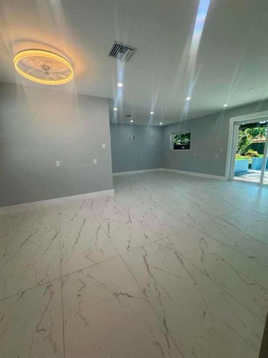 Active With Contract: $2,700 (3 beds, 2 baths, 1369 Square Feet)
