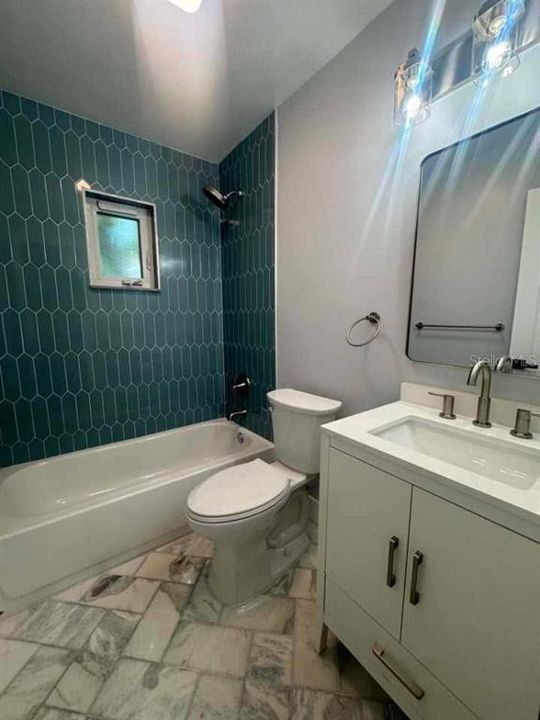 Active With Contract: $2,700 (3 beds, 2 baths, 1369 Square Feet)