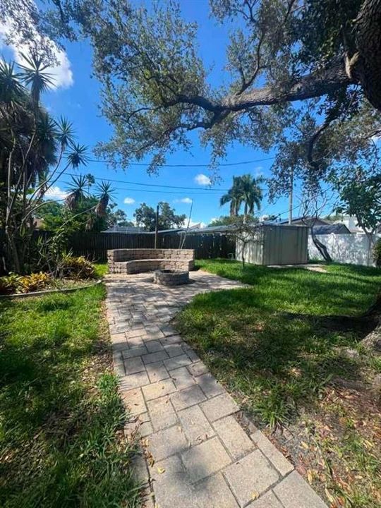 Active With Contract: $2,700 (3 beds, 2 baths, 1369 Square Feet)