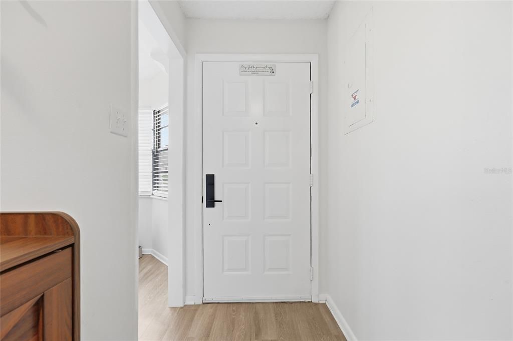 В аренду: $1,800 (2 спален, 2 ванн, 1284 Квадратных фут)