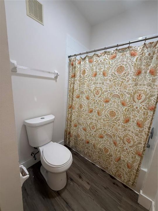 В аренду: $1,850 (3 спален, 2 ванн, 1408 Квадратных фут)