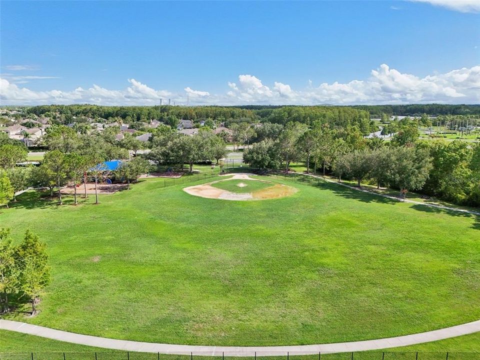 For Sale: $825,000 (6 beds, 5 baths, 3958 Square Feet)