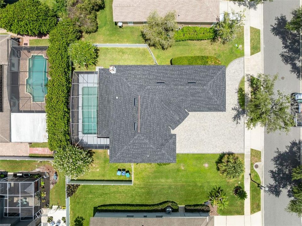 For Sale: $825,000 (6 beds, 5 baths, 3958 Square Feet)