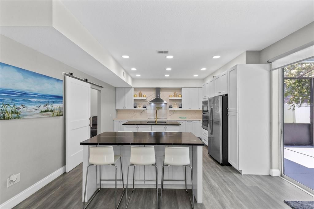 For Sale: $825,000 (6 beds, 5 baths, 3958 Square Feet)