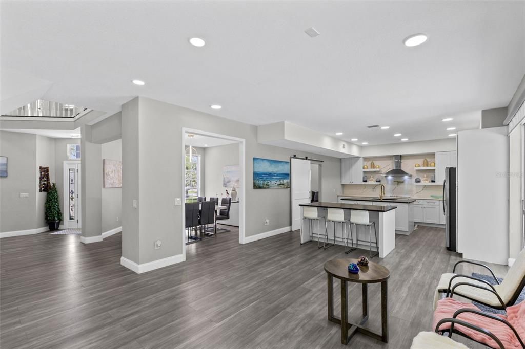 For Sale: $825,000 (6 beds, 5 baths, 3958 Square Feet)