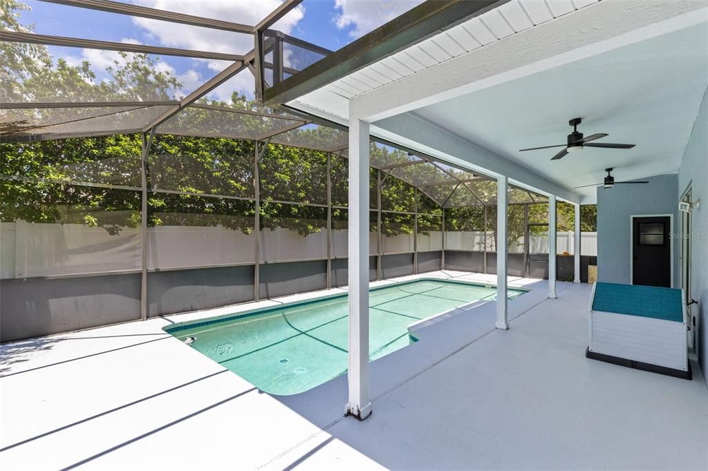 For Sale: $825,000 (6 beds, 5 baths, 3958 Square Feet)