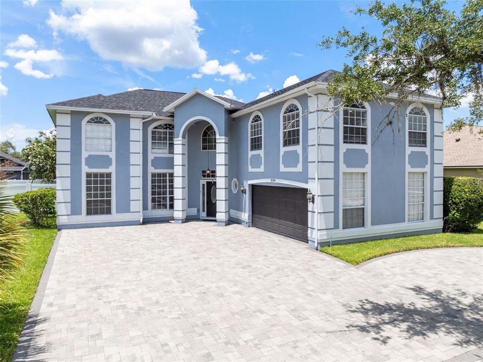 For Sale: $825,000 (6 beds, 5 baths, 3958 Square Feet)