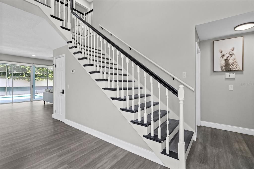 For Sale: $825,000 (6 beds, 5 baths, 3958 Square Feet)