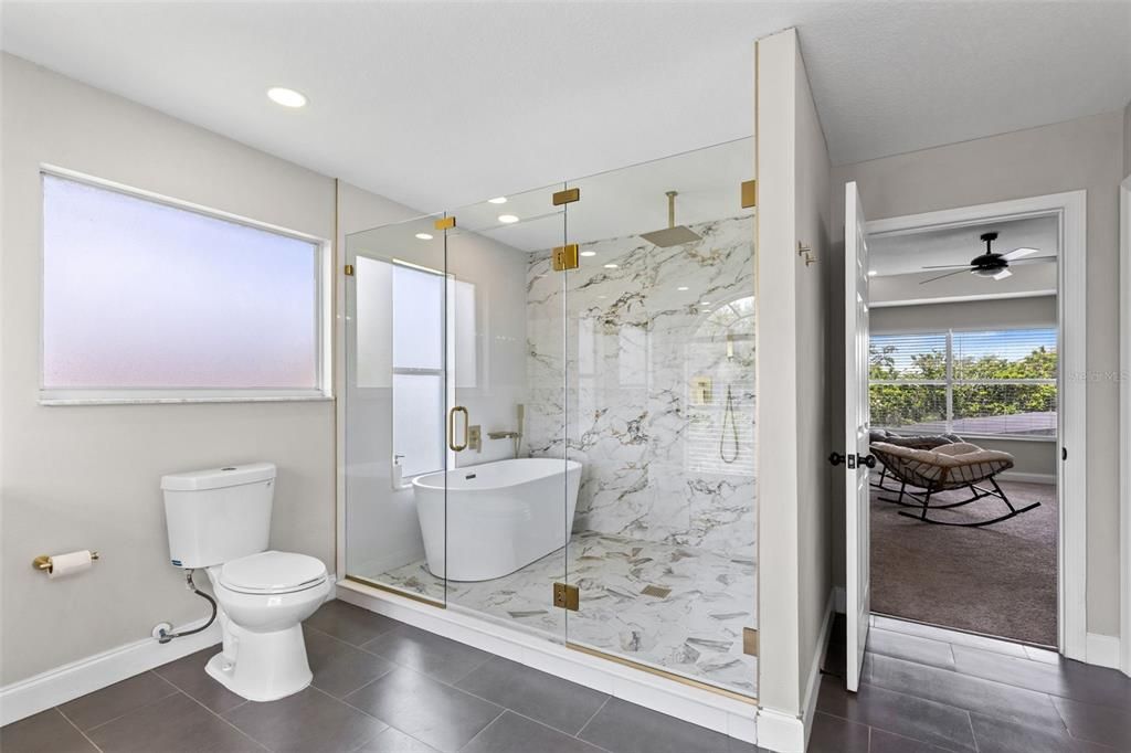 For Sale: $825,000 (6 beds, 5 baths, 3958 Square Feet)