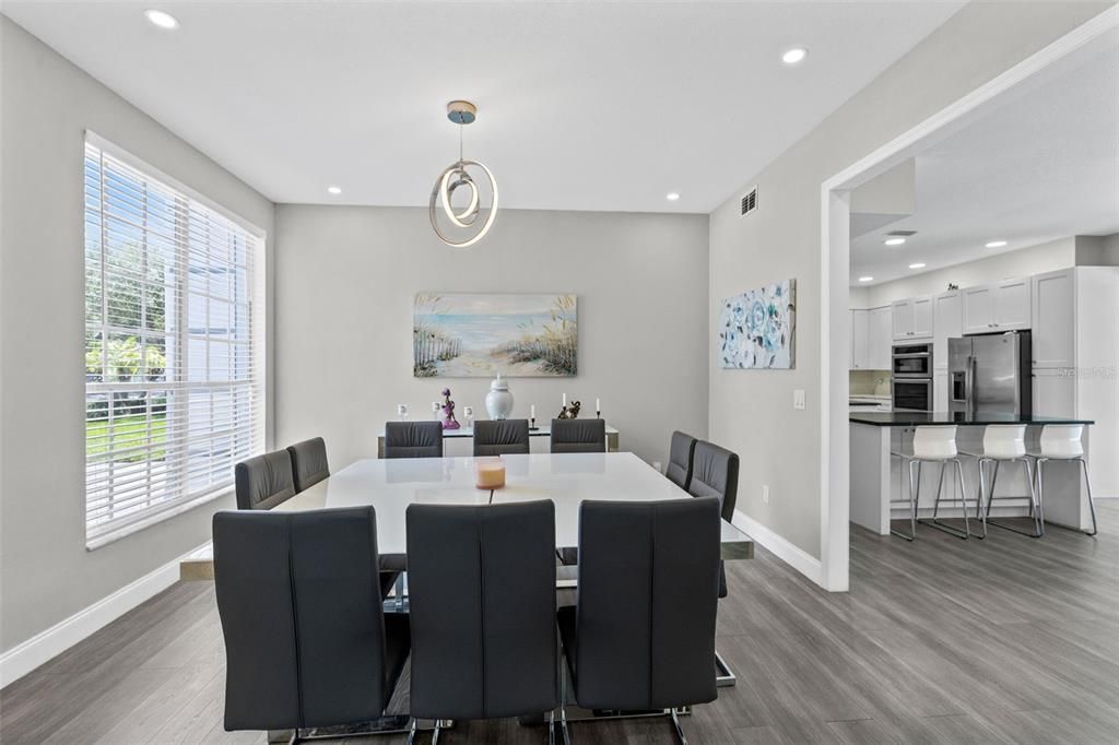For Sale: $825,000 (6 beds, 5 baths, 3958 Square Feet)