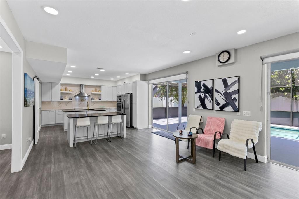 For Sale: $825,000 (6 beds, 5 baths, 3958 Square Feet)