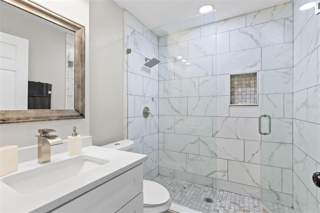 For Sale: $825,000 (6 beds, 5 baths, 3958 Square Feet)