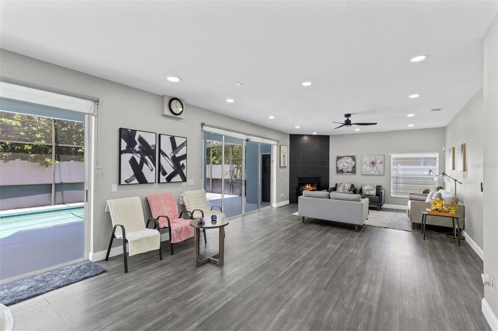 For Sale: $825,000 (6 beds, 5 baths, 3958 Square Feet)