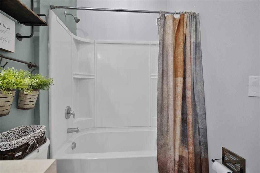 На продажу: $379,900 (3 спален, 2 ванн, 1675 Квадратных фут)