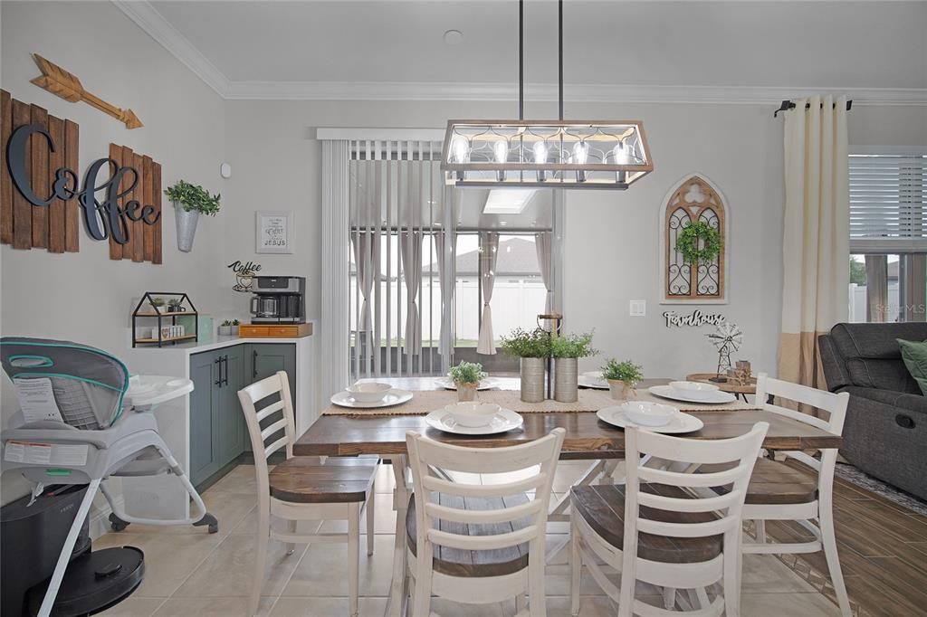 На продажу: $379,900 (3 спален, 2 ванн, 1675 Квадратных фут)