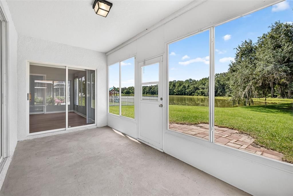 На продажу: $369,900 (3 спален, 2 ванн, 1633 Квадратных фут)