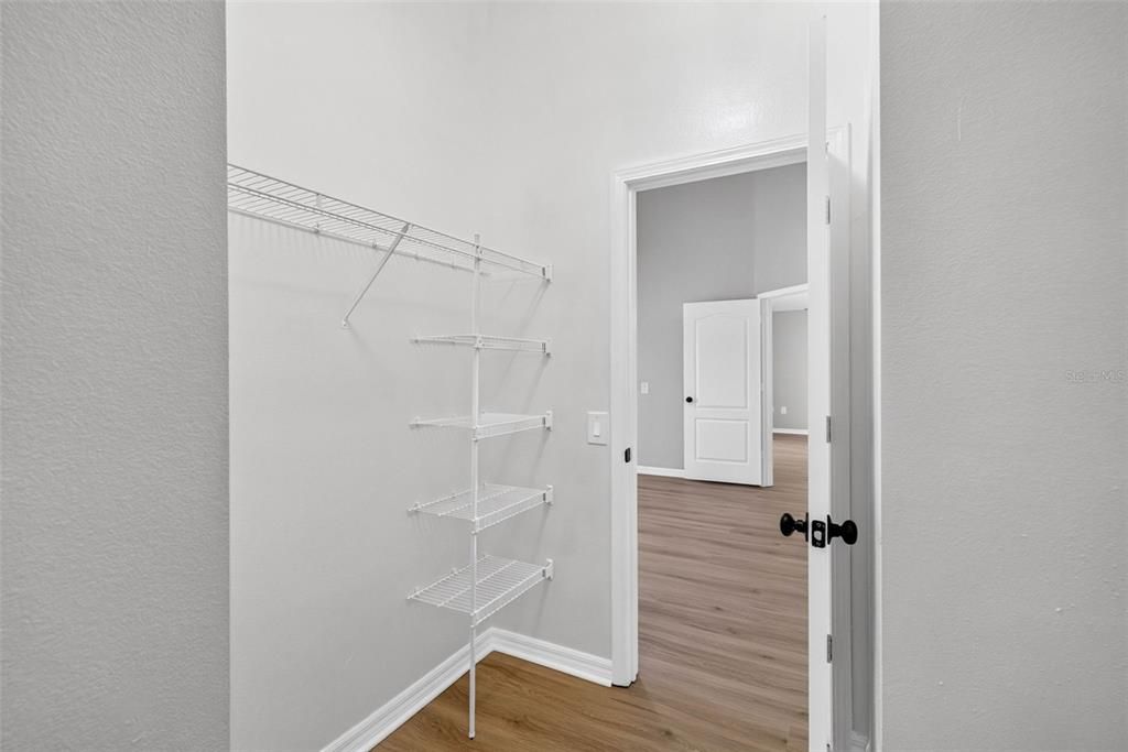 На продажу: $369,900 (3 спален, 2 ванн, 1633 Квадратных фут)