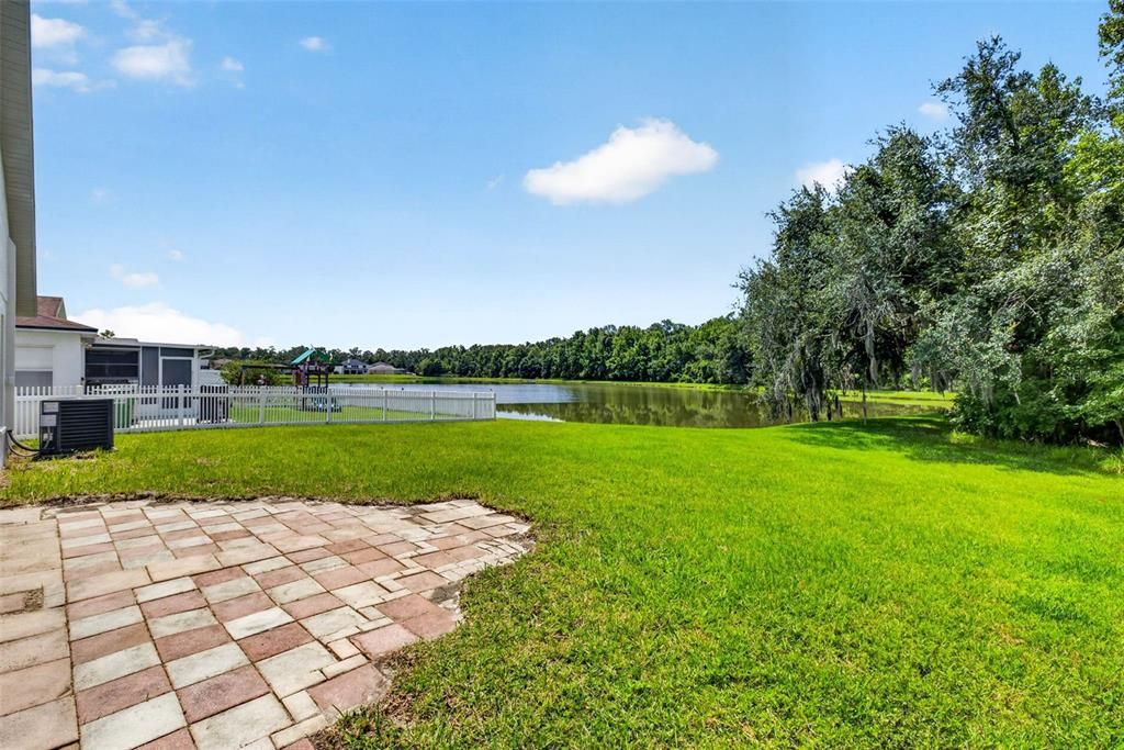 На продажу: $369,900 (3 спален, 2 ванн, 1633 Квадратных фут)