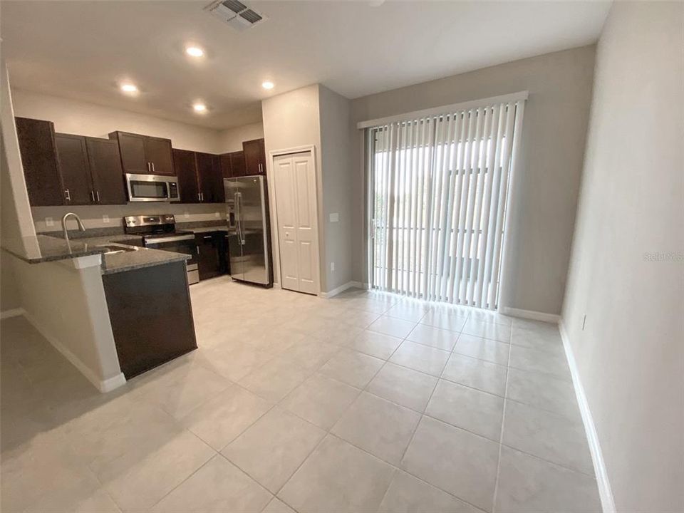 For Rent: $1,975 (3 beds, 2 baths, 1666 Square Feet)