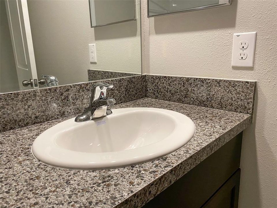For Rent: $1,975 (3 beds, 2 baths, 1666 Square Feet)