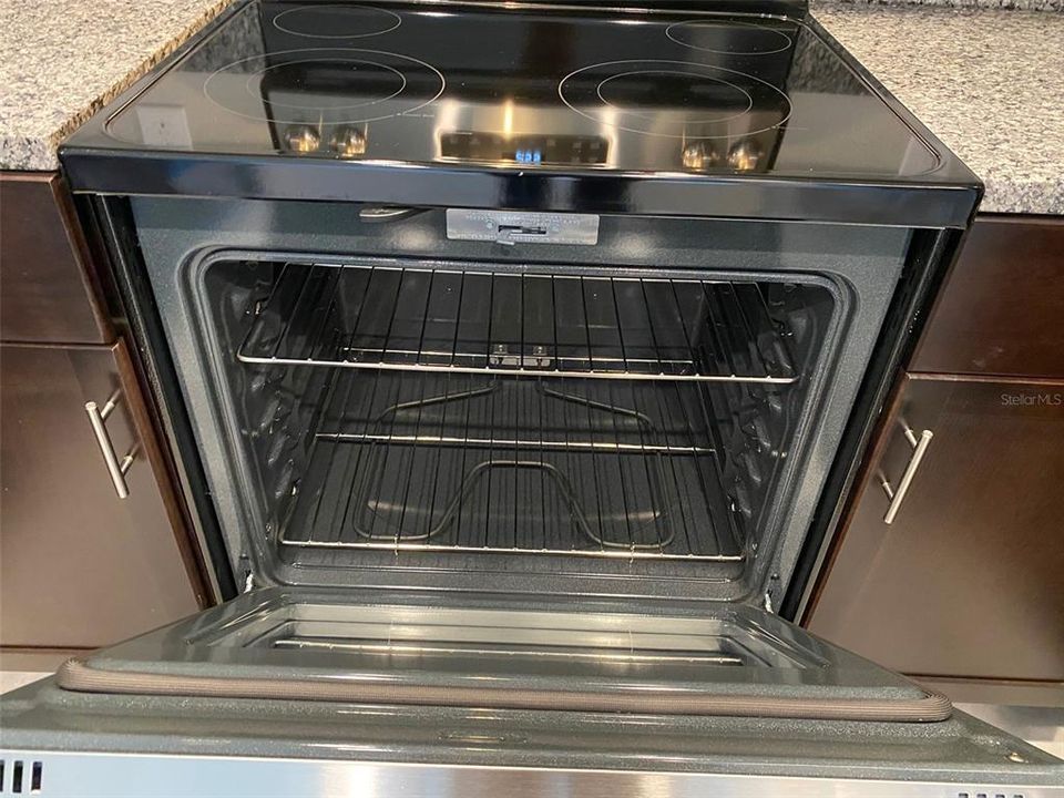For Rent: $1,975 (3 beds, 2 baths, 1666 Square Feet)