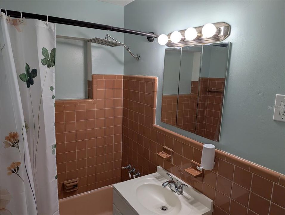 En Venta: $234,000 (2 camas, 2 baños, 968 Pies cuadrados)